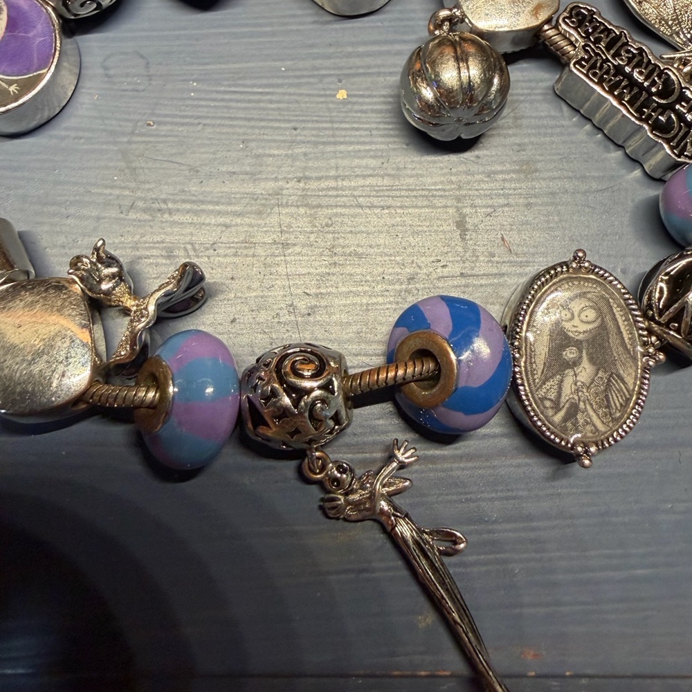 Bradford Exchange Disney Tim Burton's Nightmare Before Christmas Bracelet Loose - Picture 4 of 10